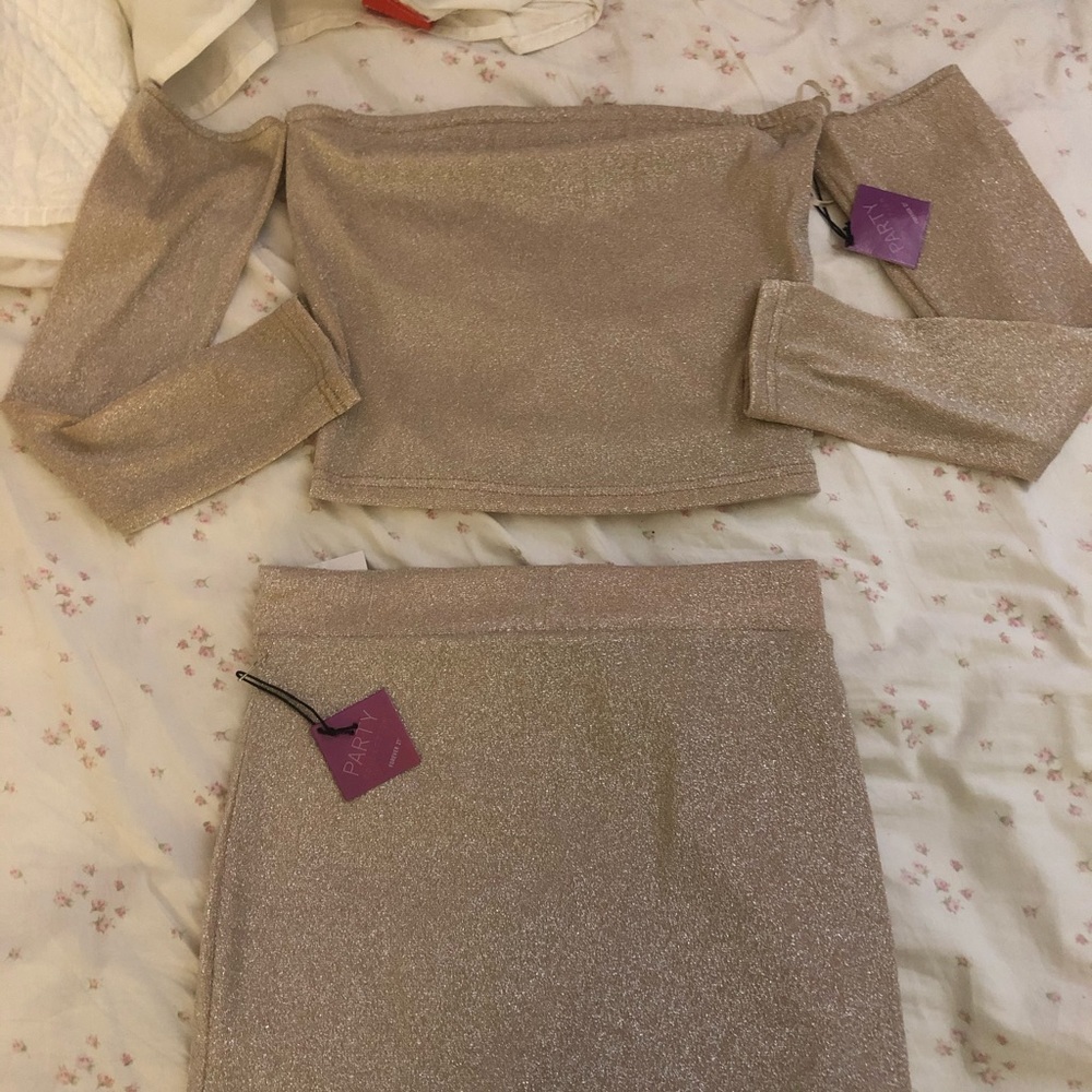 2 piece set (brand new with tags)